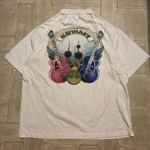 Hard Rock Cafe Heavy Tee Kuwait guitar graphic white tshirt size XL